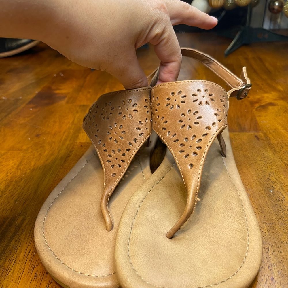 Bjorndal tan cut out toe thong sandal cut out design leather summer comfy cute